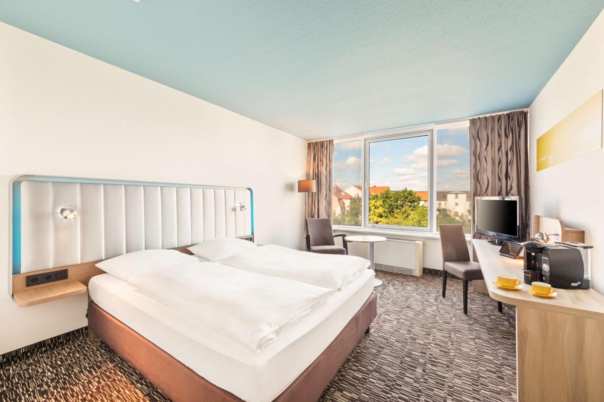 Western Hotel 3*